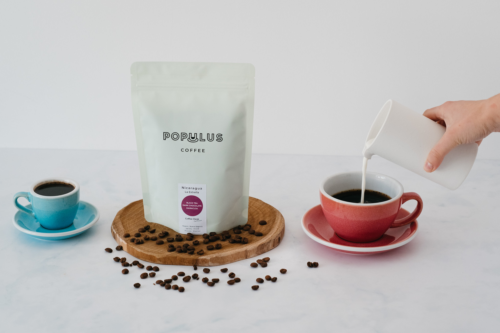 Kawa z mlekiem espresso miesiąca Populus Coffee